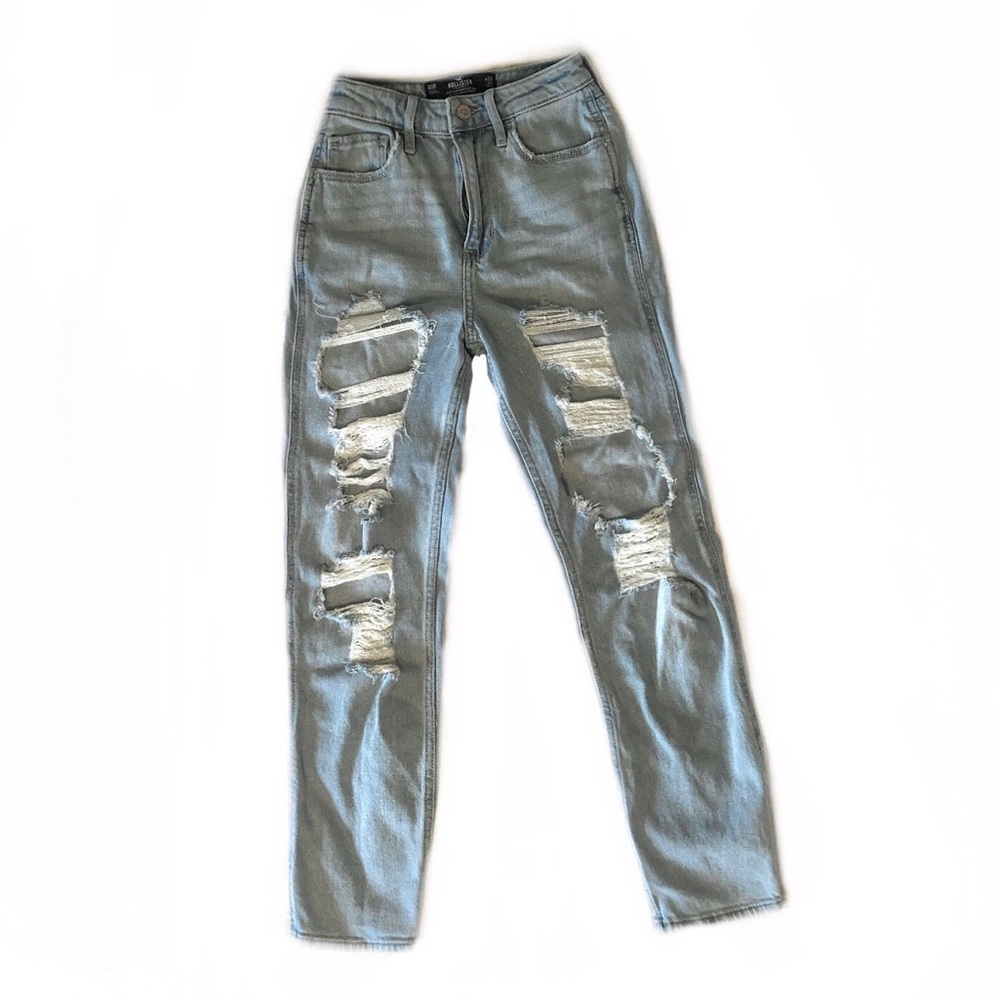 hollister distressed ultra high rise mom jeans!